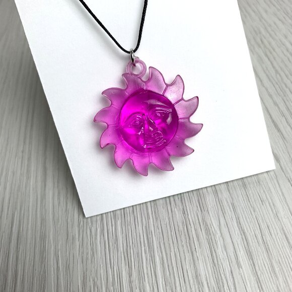 ⭐️Pink-Purple Plastic Sun Pendant/Charm - Picture 1 of 4